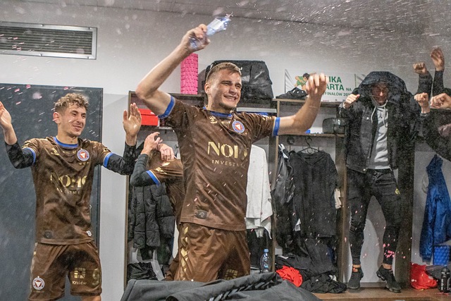 更与俱乐部 更与俱乐部